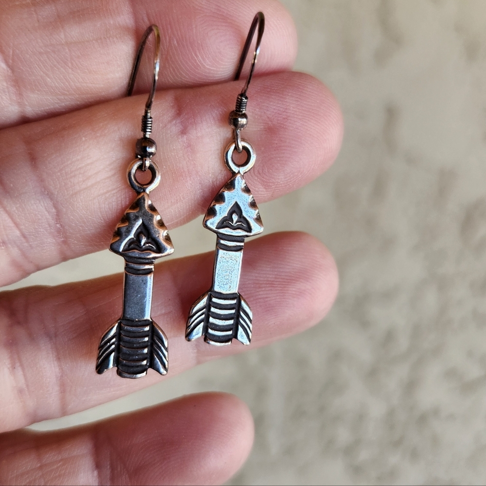 Sterling Silver Arrow Design Earrings - Picture 4 of 12